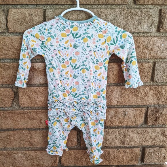 Magnetic Me Veggie Pattern With Magnetic Closures - Picture 2 of 3